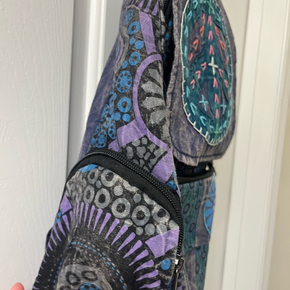 PEACE SIGN BACKPACK☮️ - Picture 2 of 5